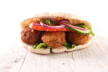 sebze ve falafel sandviç