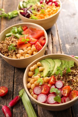 Vejetaryen yemek kase ahşap tablo