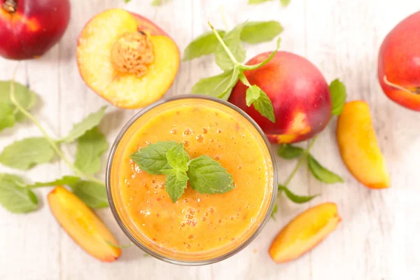 Glas Persika Juice Eller Smoothie — Stockfoto