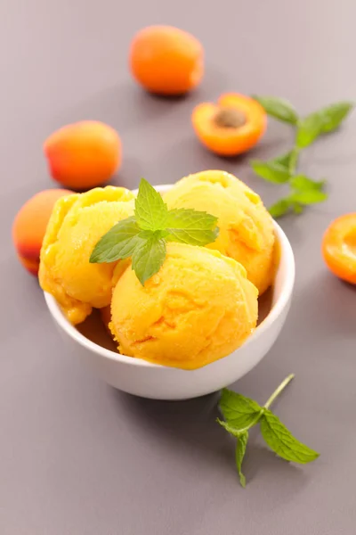 apricot ice cream with mint