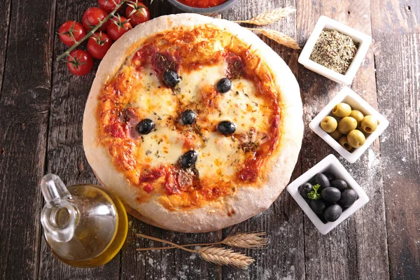 Pizza Con Formaggio Olive — Foto Stock