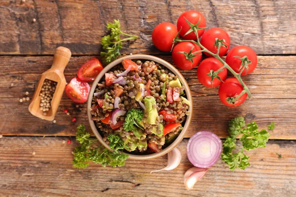 yakın çekim fotoğraf tabak mercimek salatası