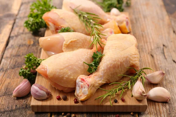 Raw Chicken Legs Board — Stock Photo, Image