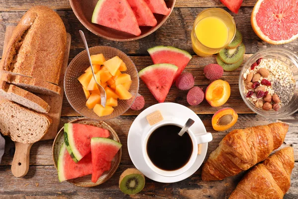 Ahşap Arka Plan Üzerinde Sağlıklı Kahvaltı — Stok fotoğraf