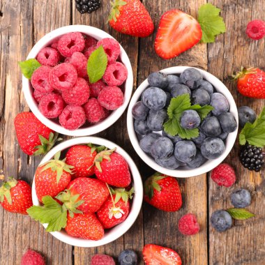 çeşitli meyveler ve meyve arka plan üzerinde Kapat