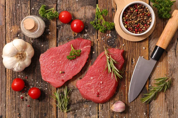 Carne Bovina Cruda Ingrediente Sullo Sfondo Primo Piano — Foto Stock