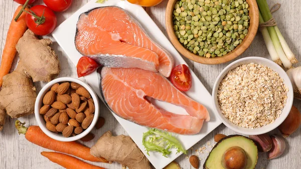 Gesunde Ernährung Diätetische Zutaten Mit Lachs — Stockfoto