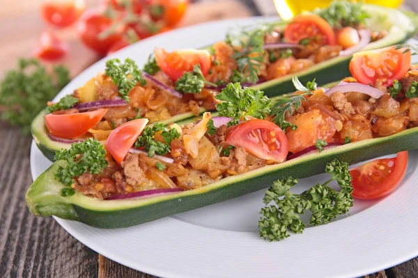 Gebackene Zucchini Mit Rindfleisch Und Tomaten — Stockfoto