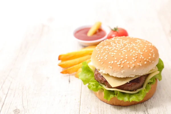 Гамбургер Картошка Фри — стоковое фото