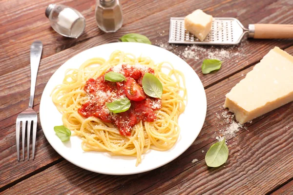 Espaguetis Con Salsa Tomate Parmesano — Foto de Stock