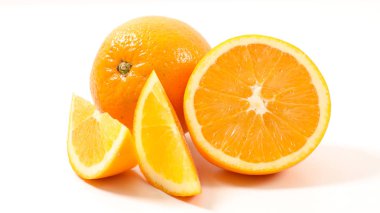 süre ve turuncu izole üzerinde beyaz arka plan dilimlenmiş