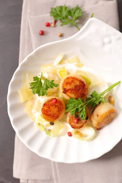 Top View Seared Scallop Leek — Stock Photo, Image