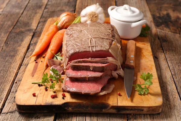 Gebratenes Rindfleisch Mit Gemüse — Stockfoto