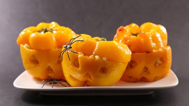 Cadılar Bayramı için tatil dekorasyon ile pişmiş biber