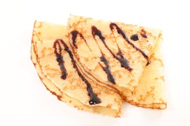 Beyaz arka plan üzerinde izole çikolatalı krep