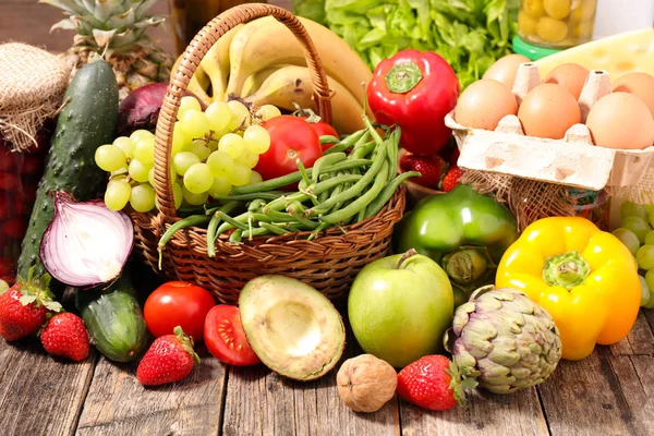 Čerstvé Zdravé Potraviny Složení Dřevěný Stůl — Stock fotografie