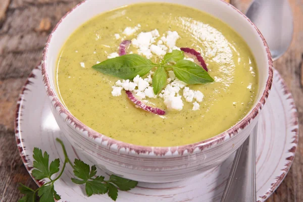 Schüssel Grüne Cremige Suppe Mit Zwiebeln Und Petersilie — Stockfoto