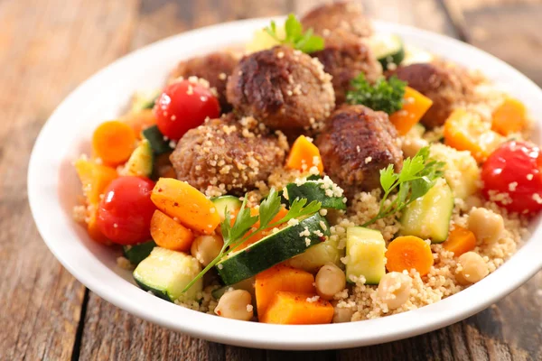 Couscous Con Verdure Carne Fondo Legno — Foto Stock