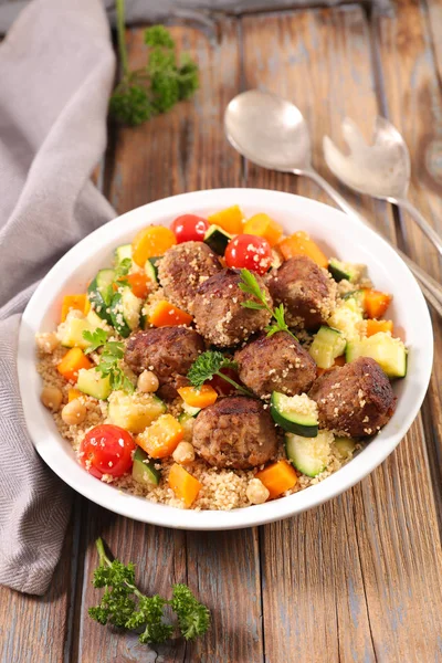 Couscous Aux Légumes Viande Sur Fond Bois — Photo