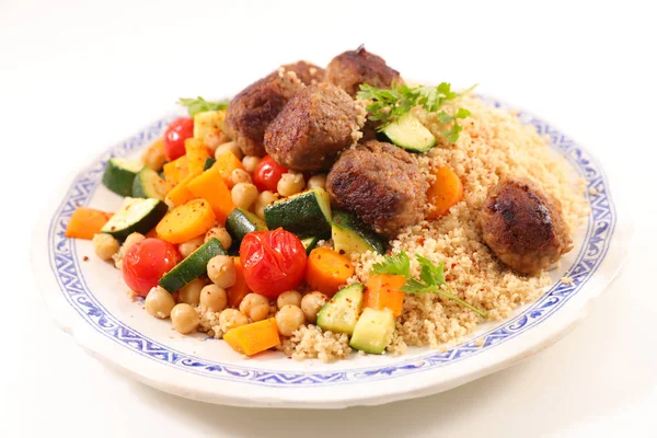 Couscous Met Groenten Vlees Witte Achtergrond — Stockfoto
