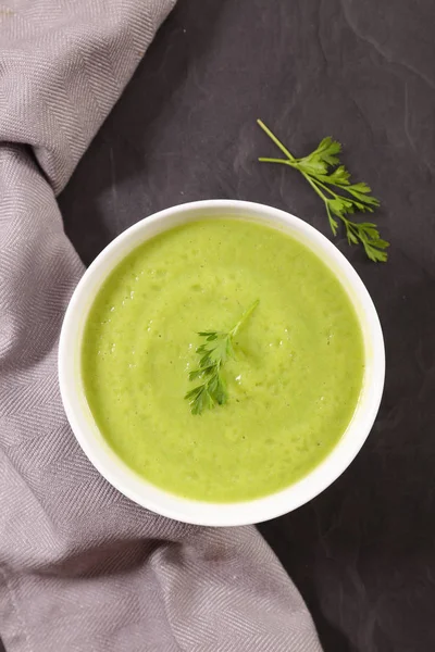 Top View Bowl Green Zucchini Soup Parsley — Stock Photo, Image