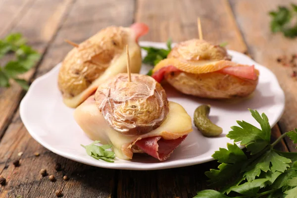 Patata Horno Con Queso Raclette Jamón — Foto de Stock