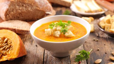 Croutons kabak çorbası.