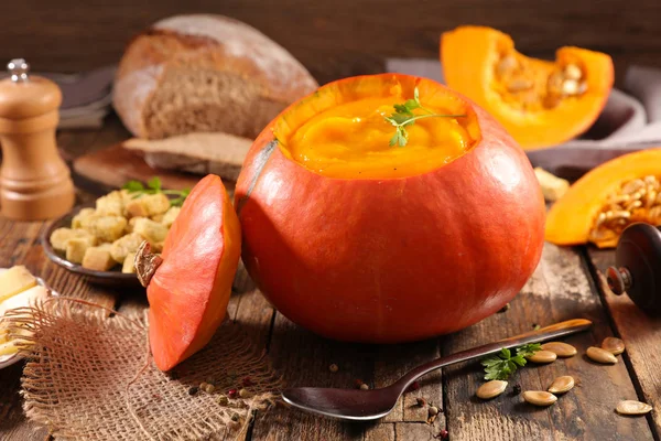 Pompoen Soep Brood Houten Tafel — Stockfoto