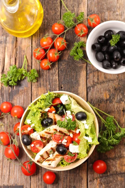 Salada Vegetal Com Frango — Fotografia de Stock
