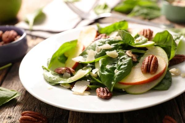 Spinach Salad Apples Pecan Nuts — Stock Photo, Image