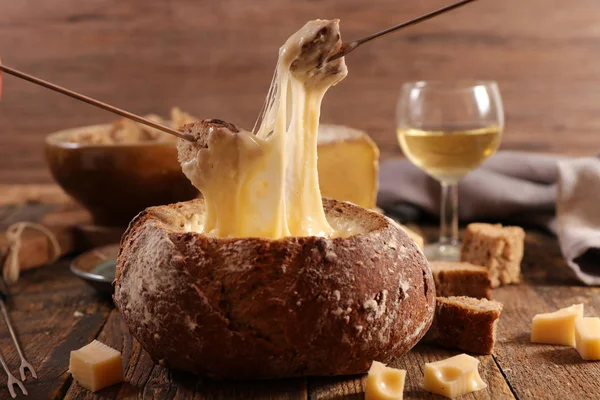 Fondue Fromage Dans Bol Pain — Photo