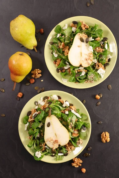 Herfst Salade Met Peren Noten — Stockfoto