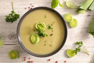 kase sebze pırasa yeşil krem çorbası