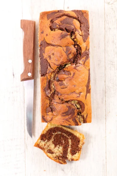Шоколадный Торт Деревенском Столе Ножом — стоковое фото