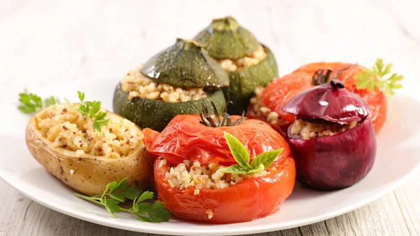 Zucchinis Töltött Paradicsom Hagyma Krumpli Zöldségek Szemek — Stock Fotó