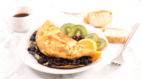 Close View Plate Delicious Blueberry Omelet Table — Stock Photo, Image