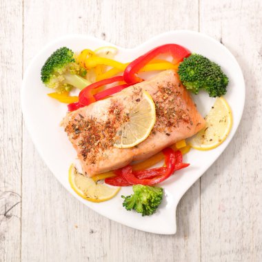 sebze ve somon fileto