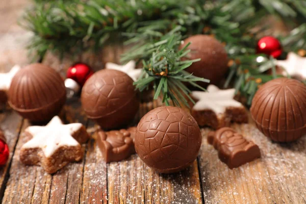 Schokoladenkugel Weihnachtsdekoration — Stockfoto