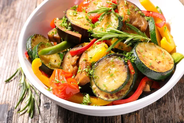 Ratatouille Gegrillte Zucchini Tomaten Und Paprika — Stockfoto