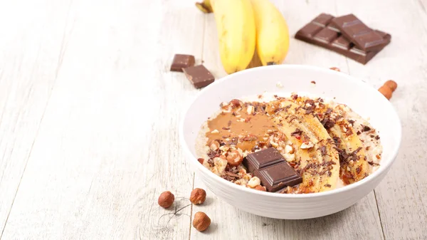 Mingau Com Banana Nozes Chocolate — Fotografia de Stock