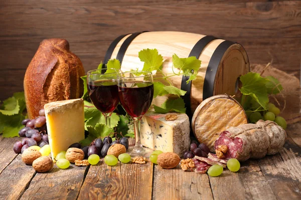 Red Wine Glasses Cheese Salami — Stock Photo, Image
