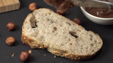 Çikolatalı ekmek.