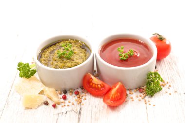 pesto sos ve domates sosu