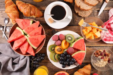 gelen yukarıdaki masada kahvaltı kompozisyon görüntülemek