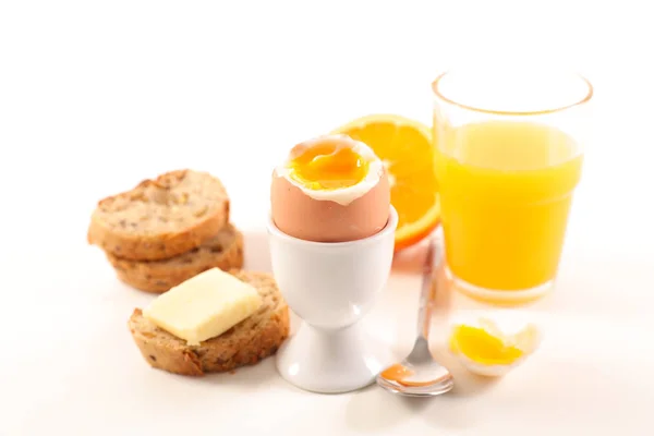 Здоровый Завтрак Мягким Вареным Яйцом Хлеб Апельсиновый Сок Белом Фоне — стоковое фото