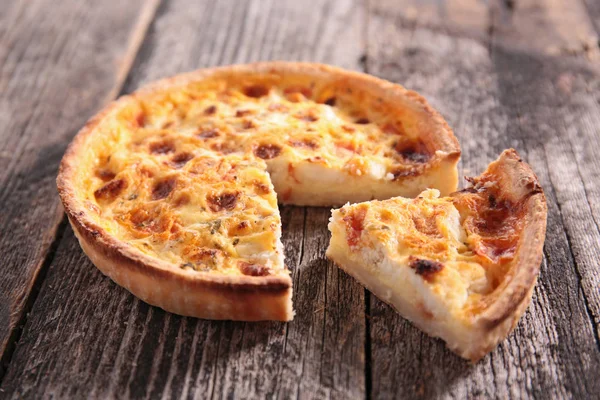 Quiche Warzyw Ciasto Drewnianym Stole — Zdjęcie stockowe