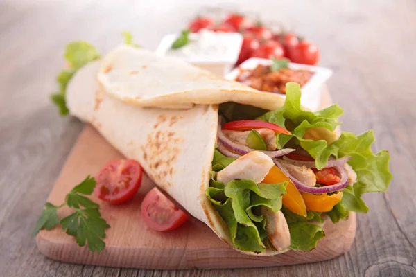 Sandviç Fajita Veya Gemide Taco Malzemelerle — Stok fotoğraf