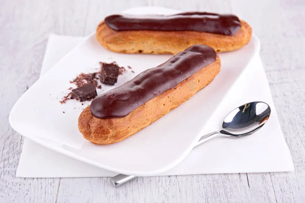 Cioccolato Eclair Pasta Sfoglia — Foto Stock