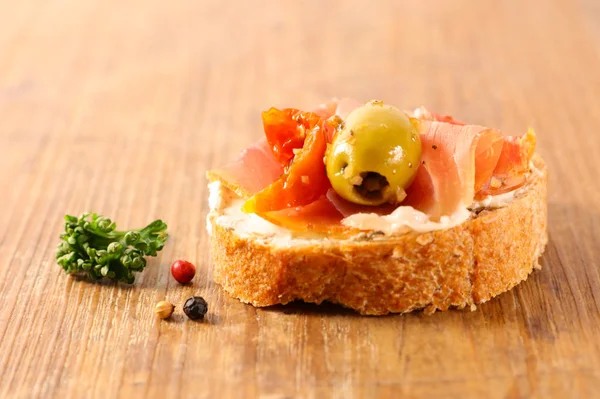 Bread Prosciutto Olive — Stock Photo, Image