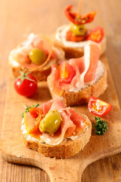 Assortiti Tapas Spagnole Vicino — Foto Stock